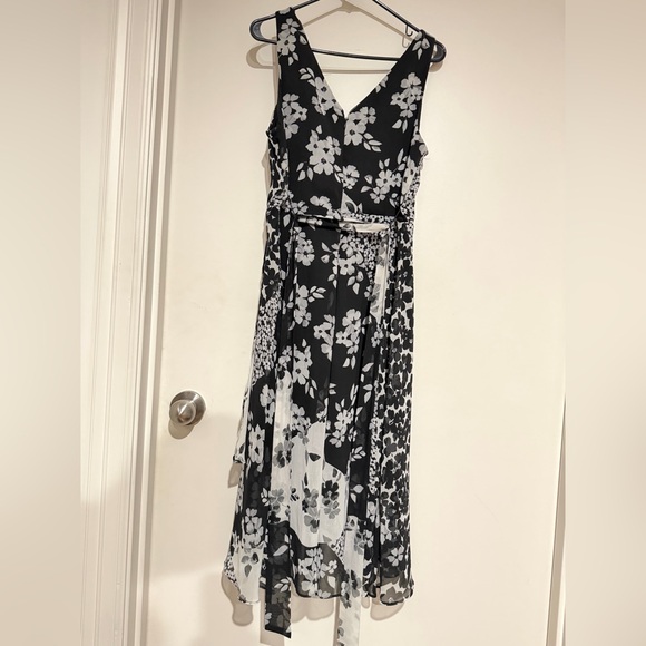 DKNY Elegant Black dress. In great condition. - Picture 3 of 6